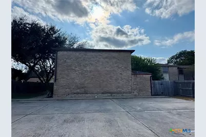131 Regency Avenue, Victoria, TX 77904 - Photo 4