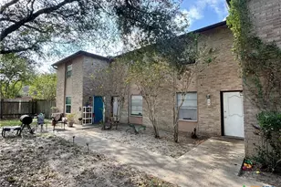 131 Regency Ave, Victoria, TX 77904 - Photo 2