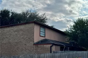 131 Regency Ave, Victoria, TX 77904 - Photo 6