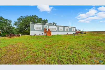 2141 County Road 132, Floresville, TX 78114 - Photo 2
