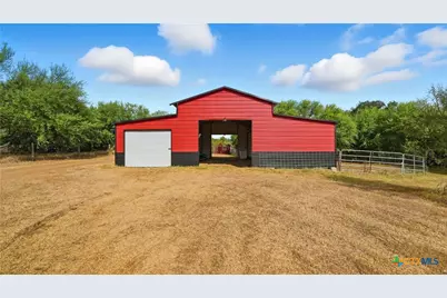 2141 County Road 132, Floresville, TX 78114 - Photo 22