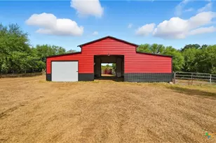 2141 County Rd 132, Floresville, TX 78114 - Photo 22