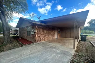 343 Bobolink Dr, New Braunfels, TX 78130 - Photo 2