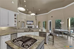 9752 Trophy Oaks Dr, San Antonio, TX 78266 - Photo 14