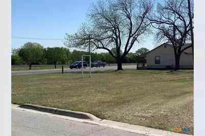 404 E Avenue D, Copperas Cove, TX 76522 - Photo 2