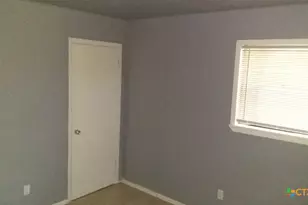 548 Newton Ave, Seguin, TX 78155 - Photo 4