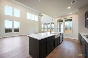 237 Lacey Oak, Castroville, TX 78009 - Photo 6