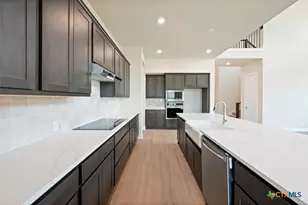 237 Lacey Oak, Castroville, TX 78009 - Photo 4