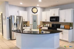 477 Centinela St, New Braunfels, TX 78130 - Photo 8