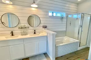 477 Centinela St, New Braunfels, TX 78130 - Photo 12