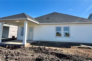 306 Cardinal Dr, Port Lavaca, TX 77979 - Photo 2