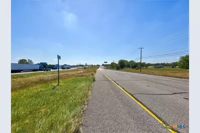 205 E Avenue G, Jarrell, TX 76537 - Photo 14