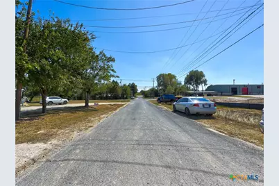 206 N 6th Street, Jarrell, TX 76537 - Photo 24