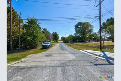 206 N 6th Street, Jarrell, TX 76537 - Photo 28