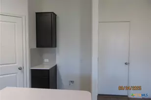 125 Greatest Gift Wy, Jarrell, TX 76537 - Photo 6