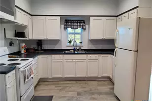 309 N 10th St, Gatesville, TX 76528 - Photo 8