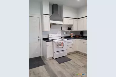 309 N 10th Street, Gatesville, TX 76528 - Photo 6