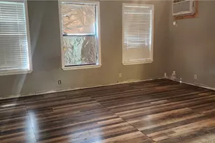 604 Davis St, Edna, TX 77957 - Photo 12