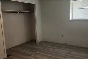 604 Davis St, Edna, TX 77957 - Photo 16