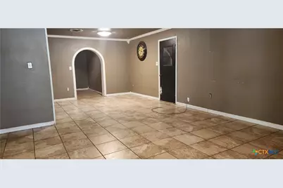 604 Davis Street, Edna, TX 77957 - Photo 4