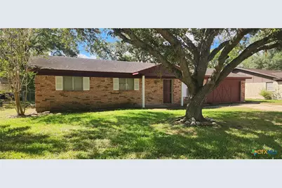 604 Davis Street, Edna, TX 77957 - Photo 2