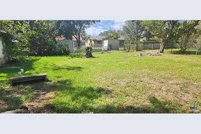 604 Davis Street, Edna, TX 77957 - Photo 24