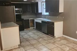 604 Davis St, Edna, TX 77957 - Photo 6