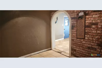 604 Davis Street, Edna, TX 77957 - Photo 8