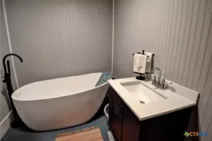 116 S Ave, Shiner, TX 77984 - Photo 26