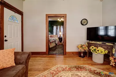 116 S Avenue, Shiner, TX 77984 - Photo 8