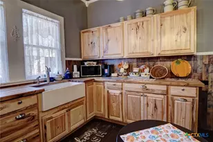 116 S Ave, Shiner, TX 77984 - Photo 16