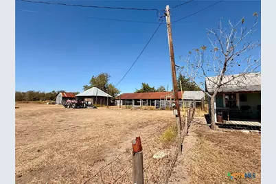 2944 State Highway 111, Yoakum, TX 77995 - Photo 22