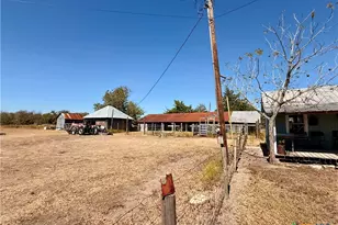 2944 State Hwy 111, Yoakum, TX 77995 - Photo 22