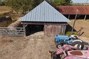 2944 State Hwy 111, Yoakum, TX 77995 - Photo 16