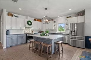 323 Patricia Rd, Georgetown, TX 78628 - Photo 6