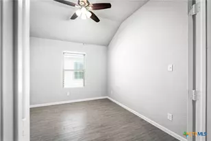 1117 Amber Lk, Seguin, TX 78155 - Photo 18