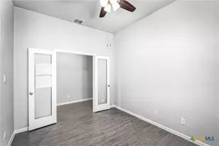 1117 Amber Lk, Seguin, TX 78155 - Photo 14
