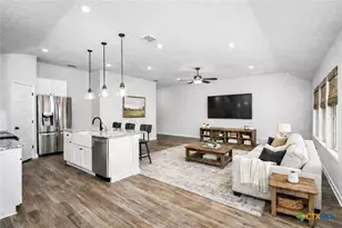 1117 Amber Lk, Seguin, TX 78155 - Photo 1