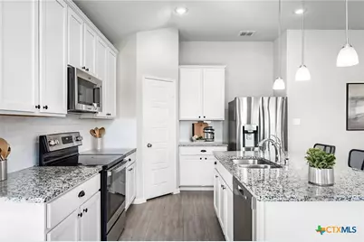 1117 Amber Lake, Seguin, TX 78155 - Photo 4