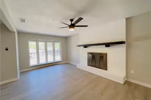 105 Nauert St, Copperas Cove, TX 76522 - Photo 2