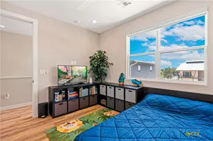 1208 N Academy Ave, New Braunfels, TX 78130 - Photo 24