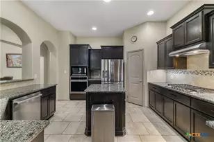 101 Sandstone Ct, Victoria, TX 77904 - Photo 6