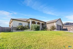 8203 Grand Oaks Ln, Killeen, TX 76542 - Photo 2