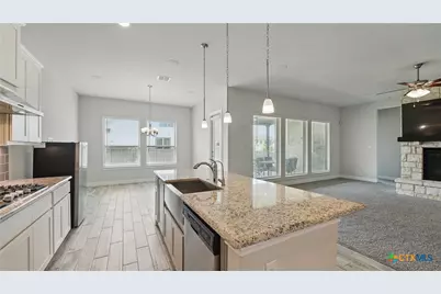 1606 Folk Victorian, New Braunfels, TX 78132 - Photo 18