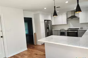 531 Westwood Dr, Port Lavaca, TX 77979 - Photo 6