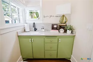 213 W Broadway St, Cuero, TX 77954 - Photo 14