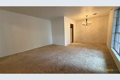 203 Longfellow Lane, Victoria, TX 77904 - Photo 6