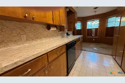 203 Longfellow Lane, Victoria, TX 77904 - Photo 14