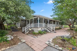 2905 Overview Dr, New Braunfels, TX 78132 - Photo 2