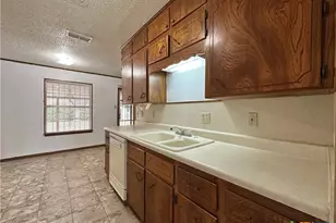 1904 Hill St, Killeen, TX 76543 - Photo 12